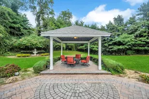 25 Wildwood Dr, Syosset, NY 11791 - Photo 41