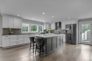 27 Brittany Ct, Northport, NY 11768 - Photo 7