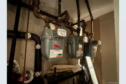 85-45 Britton Avenue, Elmhurst, NY 11373 - Photo 19