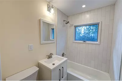 40 Center Street, Ronkonkoma, NY 11779 - Photo 11