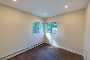 40 Center St, Ronkonkoma, NY 11779 - Photo 9