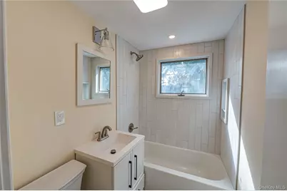 40 Center Street, Ronkonkoma, NY 11779 - Photo 17