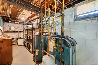 360 Arcadia Drive, West Islip, NY 11795 - Photo 23