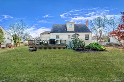 360 Arcadia Drive, West Islip, NY 11795 - Photo 27