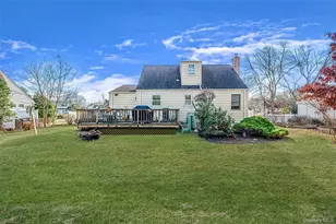 360 Arcadia Dr, West Islip, NY 11795 - Photo 27