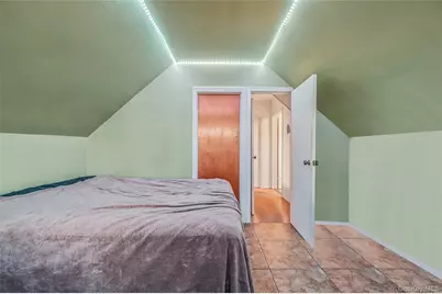 360 Arcadia Drive, West Islip, NY 11795 - Photo 17