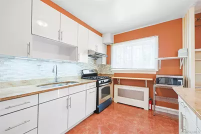 14456 Melbourne Avenue, Kew Gardens, NY 11367 - Photo 21