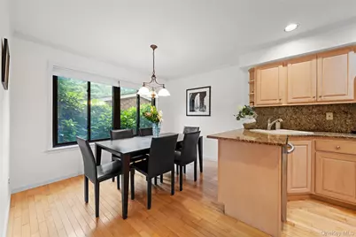 38 Windsor Gate Drive, North Hills, NY 11040 - Photo 9