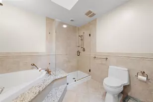 38 Windsor Gate Dr, North Hills, NY 11040 - Photo 19