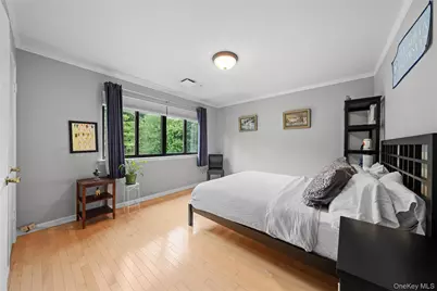 38 Windsor Gate Drive, North Hills, NY 11040 - Photo 13