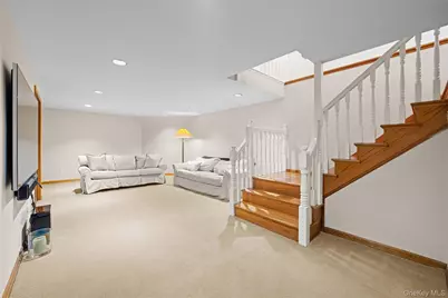 38 Windsor Gate Drive, North Hills, NY 11040 - Photo 21