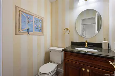 38 Windsor Gate Drive, North Hills, NY 11040 - Photo 7