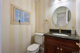 38 Windsor Gate Dr, North Hills, NY 11040 - Photo 7