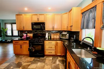 610 Emerson Avenue, Baldwin, NY 11510 - Photo 7
