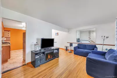 529 Clinton Avenue, Rockville Centre, NY 11570 - Photo 7