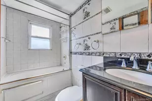 529 Clinton Ave, Rockville Centre, NY 11570 - Photo 23