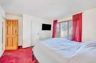 529 Clinton Ave, Rockville Centre, NY 11570 - Photo 17