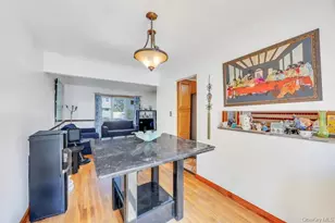 529 Clinton Ave, Rockville Centre, NY 11570 - Photo 11