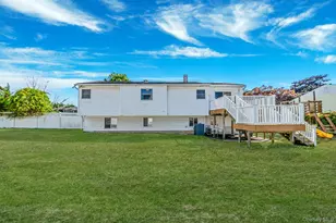 1 Winthrop St, Islip, NY 11751 - Photo 5