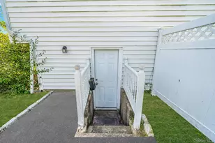 1 Winthrop St, Islip, NY 11751 - Photo 15