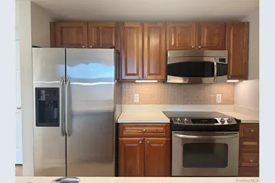 300 E Overlook #457, Port Washington, NY 11050 - Photo 17