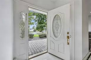 3 Feather Ln, Commack, NY 11725 - Photo 5