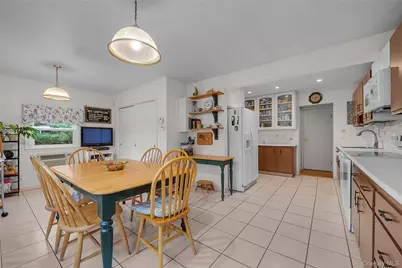 25 Campbell Street, New Hyde Park, NY 11040 - Photo 9