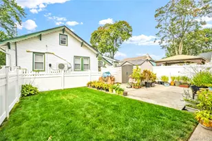 402 Clinton Ave, Rockville Centre, NY 11570 - Photo 23