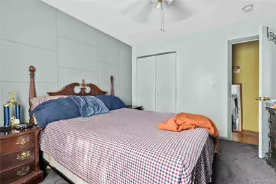 402 Clinton Avenue, Rockville Centre, NY 11570 - Photo 11