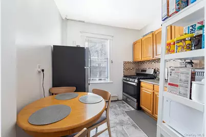 22 Jones Place #1st Flr, Yonkers, NY 10703 - Photo 5