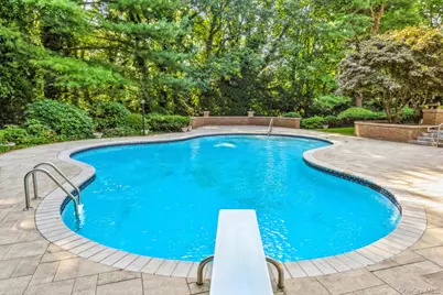 18 Durham Drive, Dix Hills, NY 11746 - Photo 5