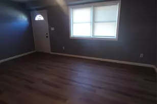 197 Hill Cir, Calverton, NY 11933 - Photo 3