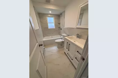 399 Hawthorne Avenue, Uniondale, NY 11553 - Photo 17