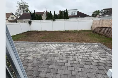 399 Hawthorne Avenue, Uniondale, NY 11553 - Photo 21