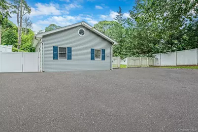 20 Kirby Lane, Ronkonkoma, NY 11779 - Photo 3