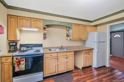 20 Kirby Lane, Ronkonkoma, NY 11779 - Photo 11