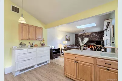 8 Gary Place, Selden, NY 11784 - Photo 9