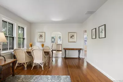 246 Locust Avenue, Babylon, NY 11702 - Photo 7