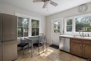 246 Locust Ave, Babylon, NY 11702 - Photo 13