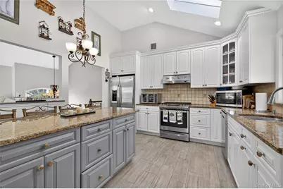 2501 Lancaster Street, East Meadow, NY 11554 - Photo 9