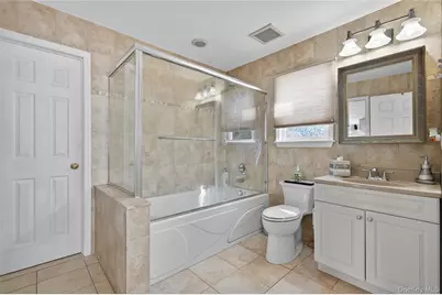 2501 Lancaster Street, East Meadow, NY 11554 - Photo 15