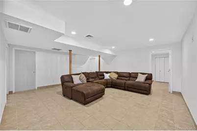 2501 Lancaster Street, East Meadow, NY 11554 - Photo 21