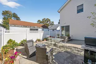 2501 Lancaster St, East Meadow, NY 11554 - Photo 25