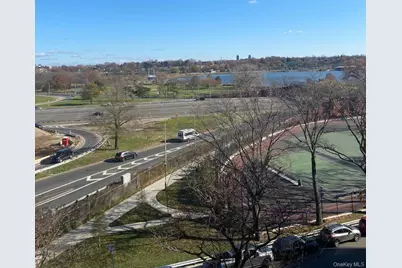 61-20 Grand Central Parkway #C705, Forest Hills, NY 11375 - Photo 17