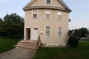 83 Kraemer St, Hicksville, NY 11801 - Photo 3