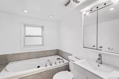27-22 Bayside Lane, Flushing, NY 11358 - Photo 15