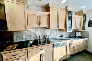 14 R Dean Pl, Middletown, NY 10940 - Photo 13