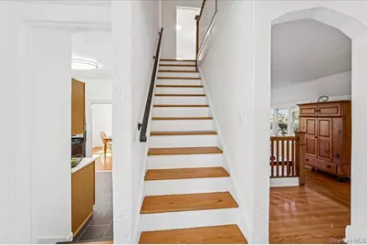 10 Oakland Avenue, Yonkers, NY 10710 - Photo 17