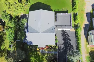 99 Warner Ave, Roslyn Heights, NY 11577 - Photo 33