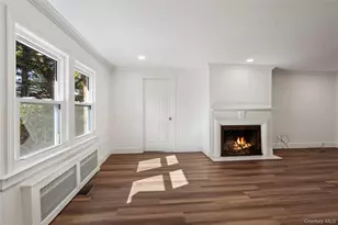 99 Warner Ave, Roslyn Heights, NY 11577 - Photo 11